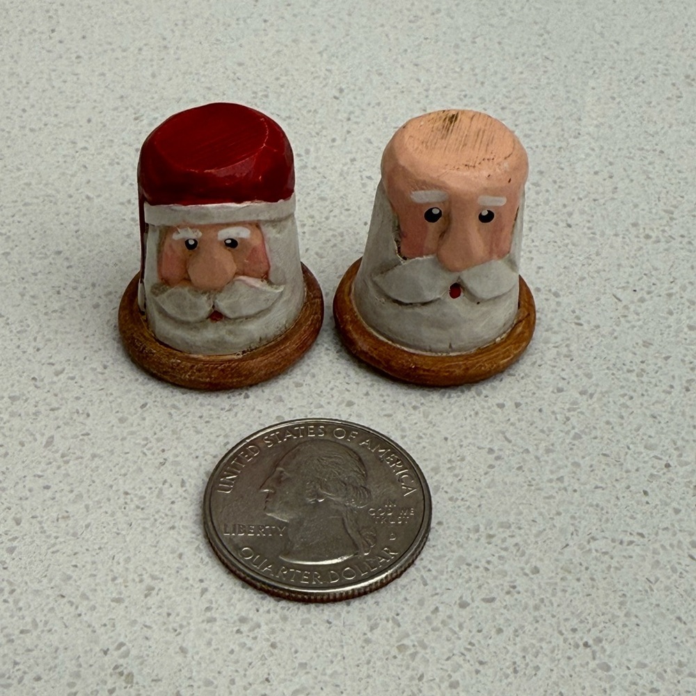 Set of 2 Vintage Santa Claus Resin Thimbles by Eddy Walker Sew Sweet Originals - Picture 7 of 7